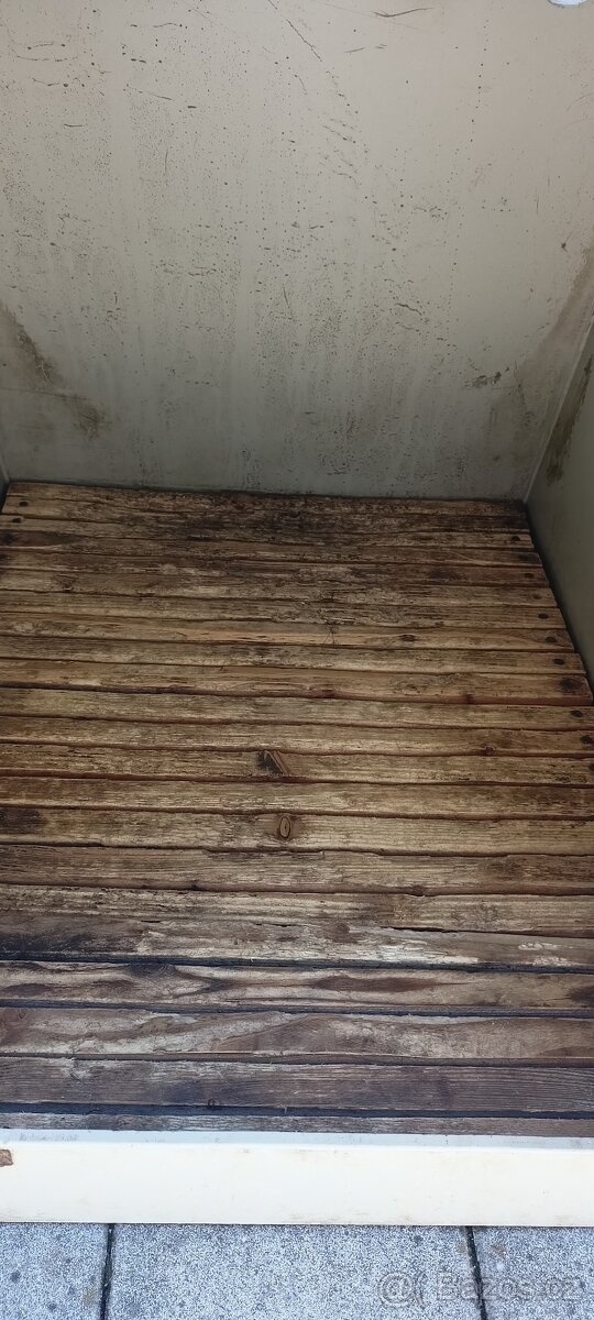 Přepravní box.