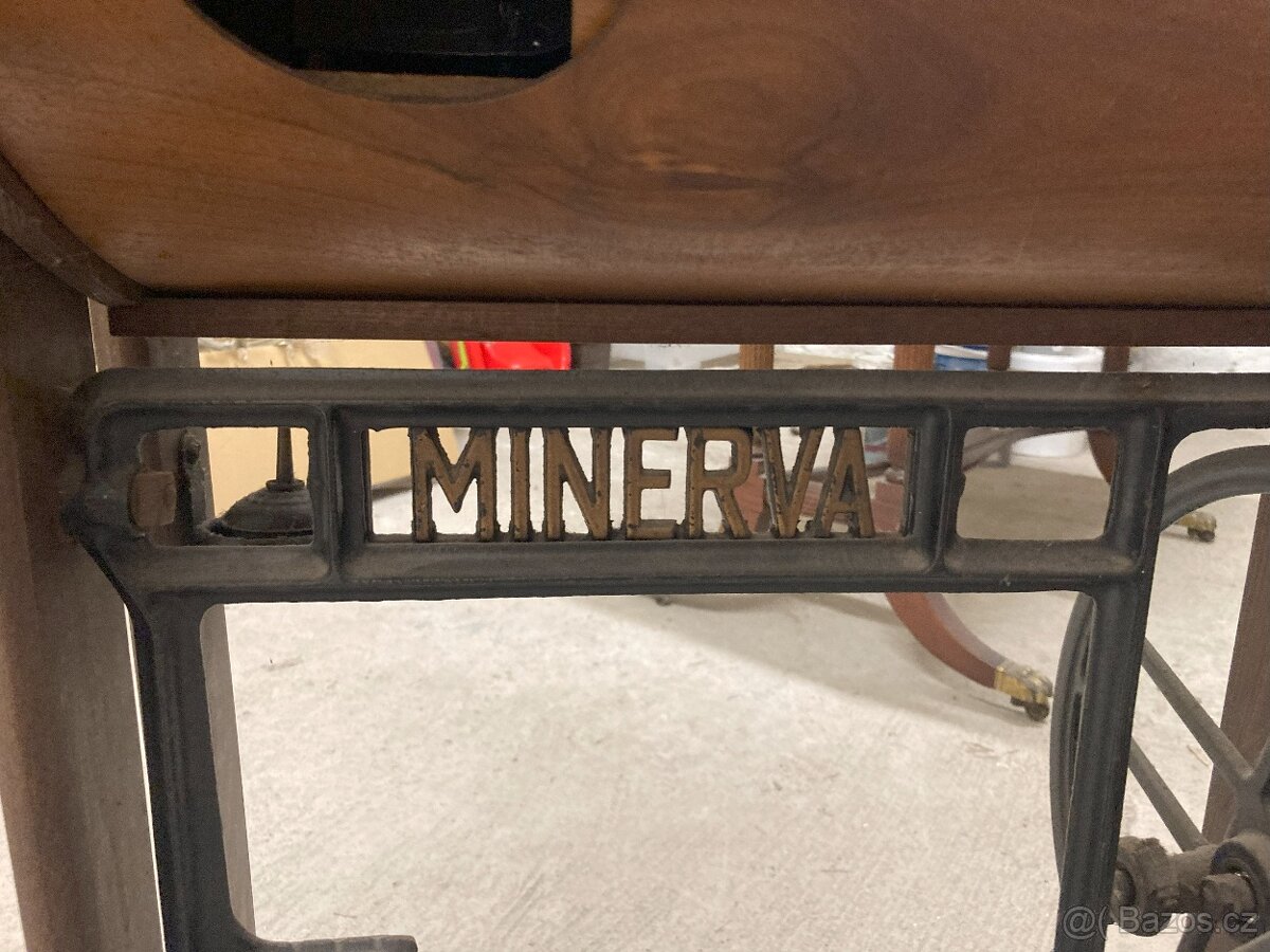 Šicí stroj Minerva