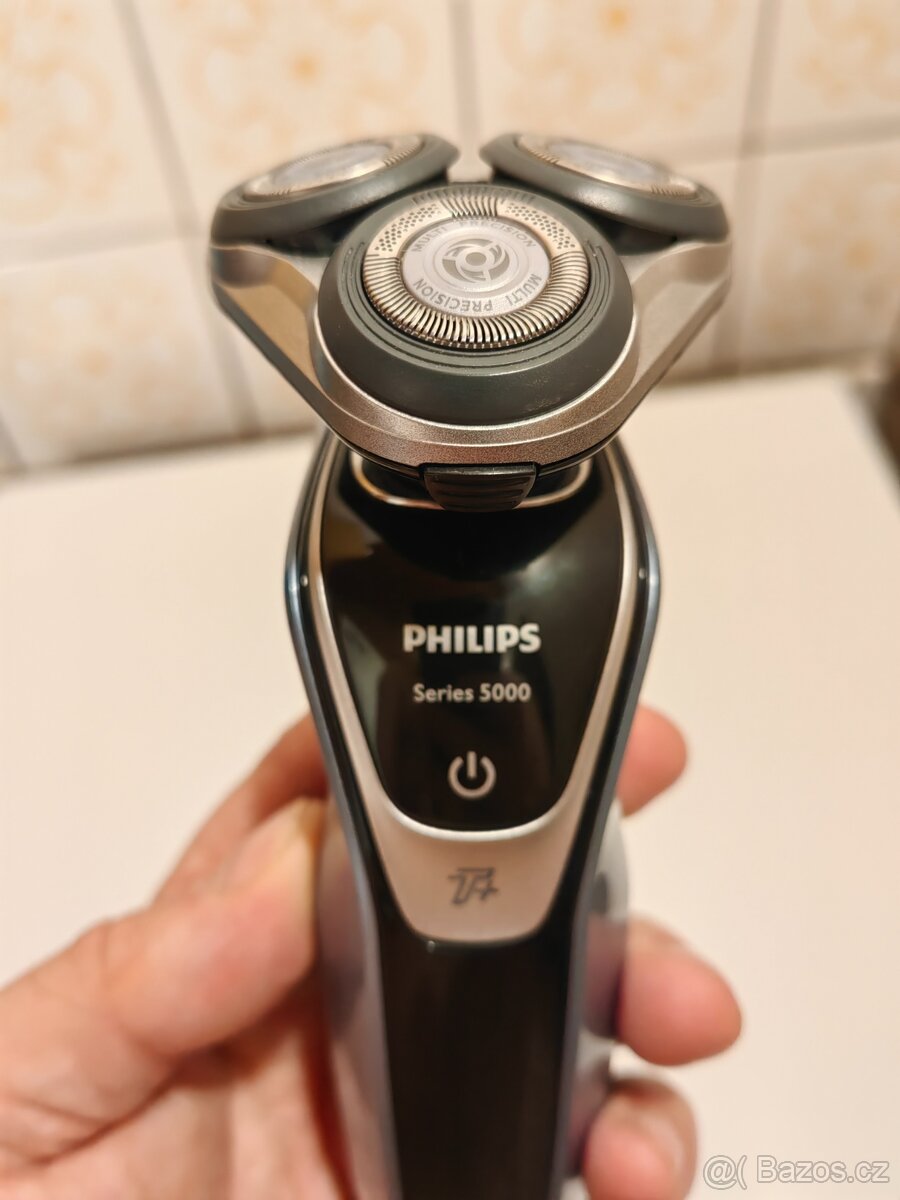Holicí Strojek Philips S5000 pro mokré i suché holení S5530