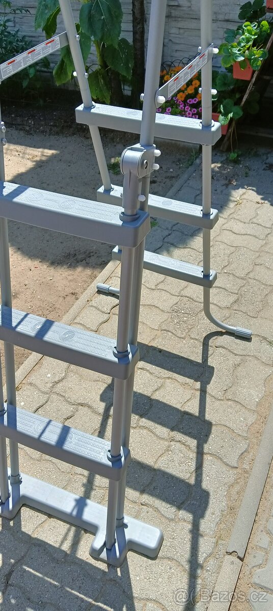 Bazénové schůdky bezpečnostní