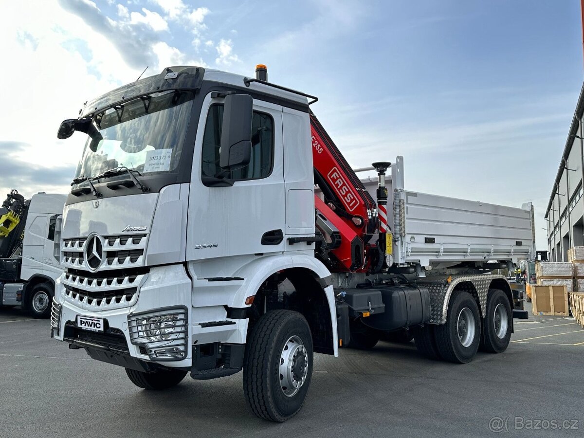 Mercedes Benz Arocs 3348 6x6 sklápěč jeřáb FASSI F255A