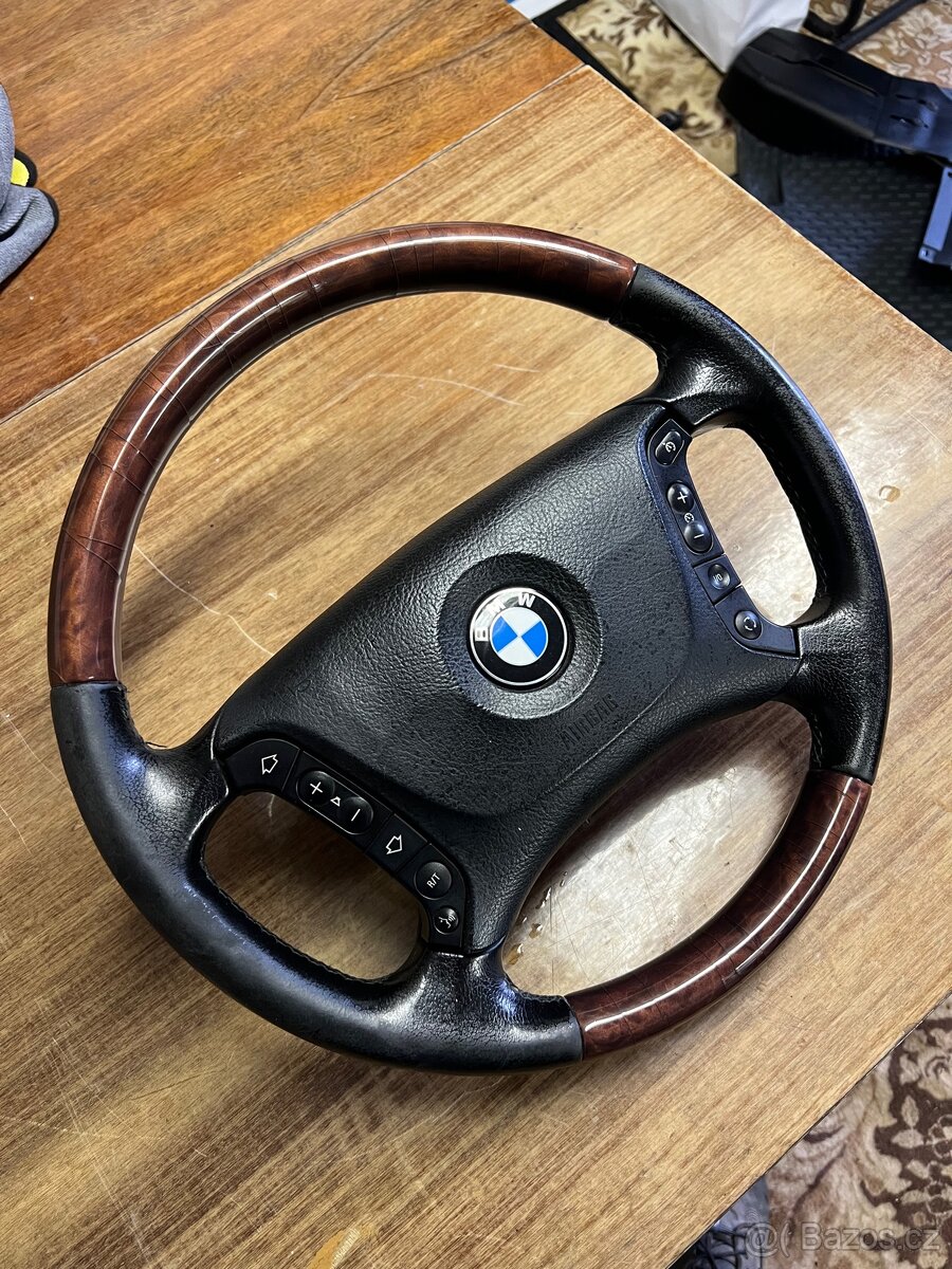 Volant BMW E39 /E38 /E53 dřevo dekor volant
