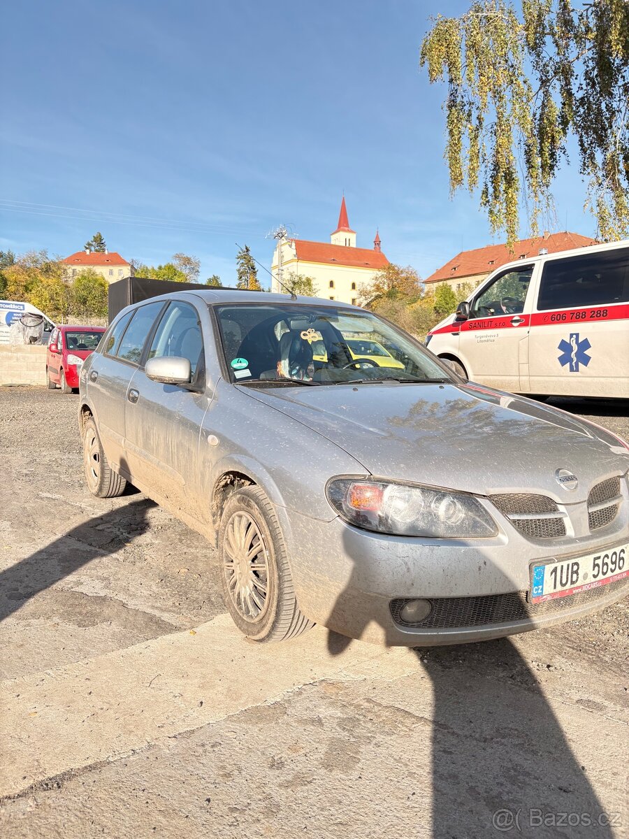 Nissan almera