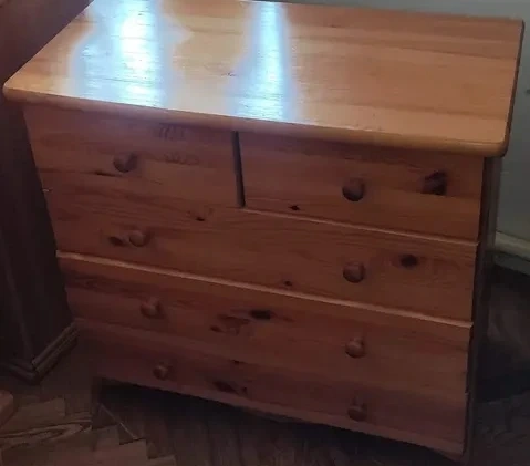 Celo masivní komoda s 5 šuplíky