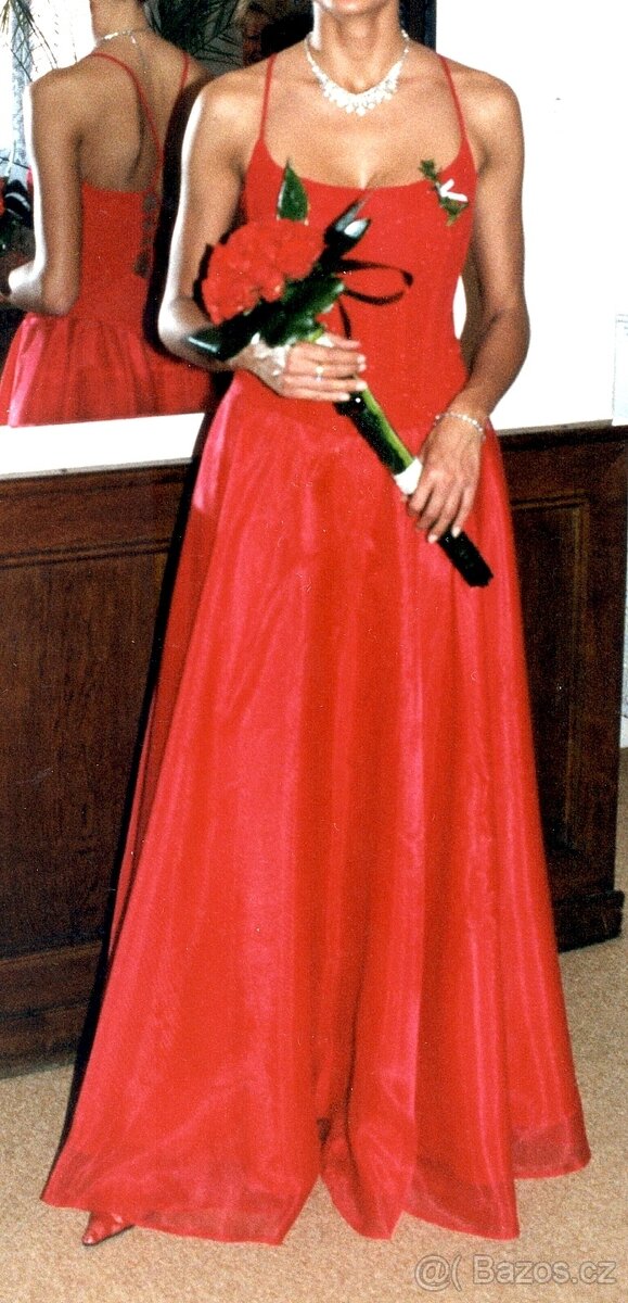 Svatební šaty červené