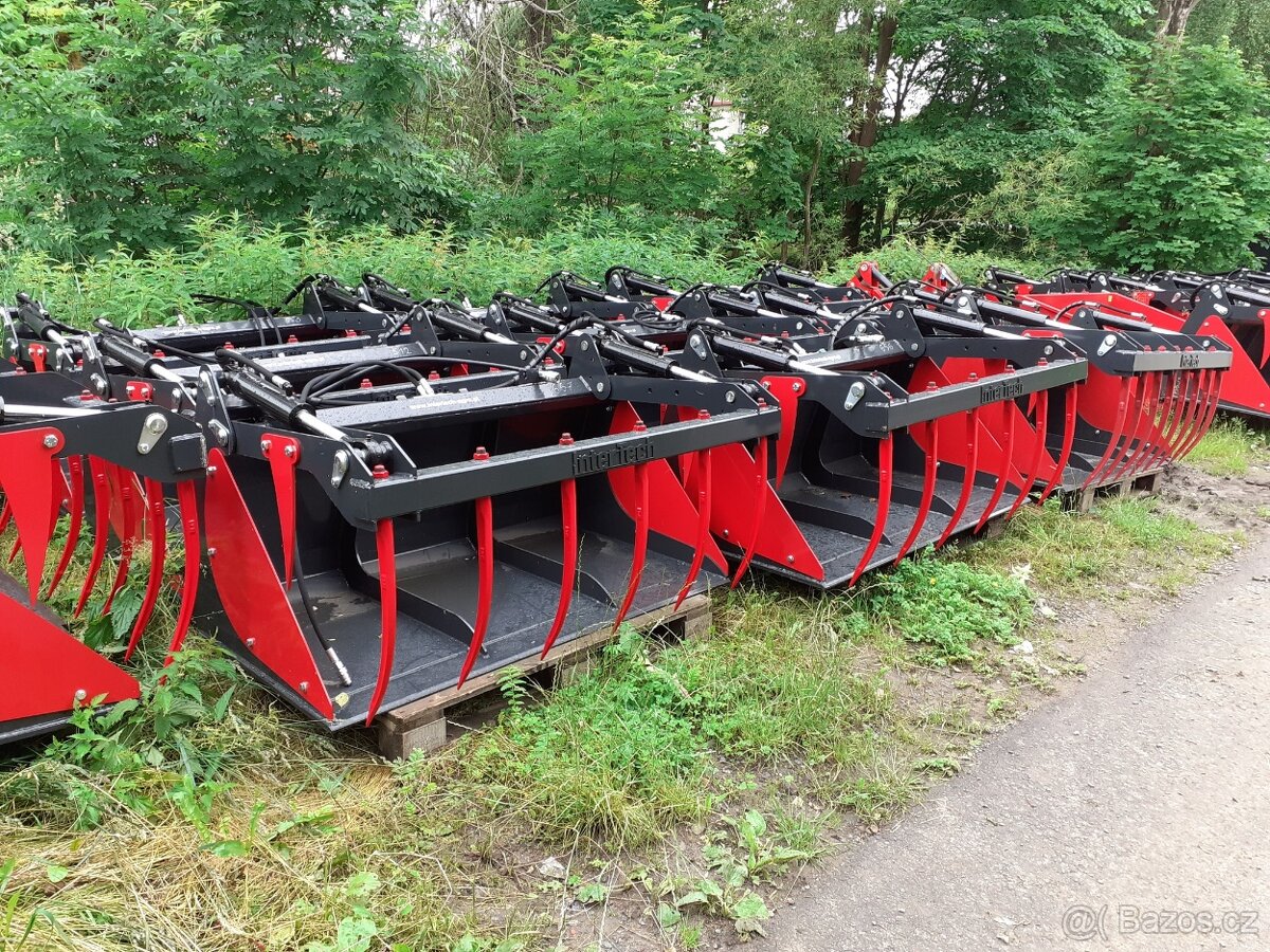 lopata s přidržovačem kované hroty