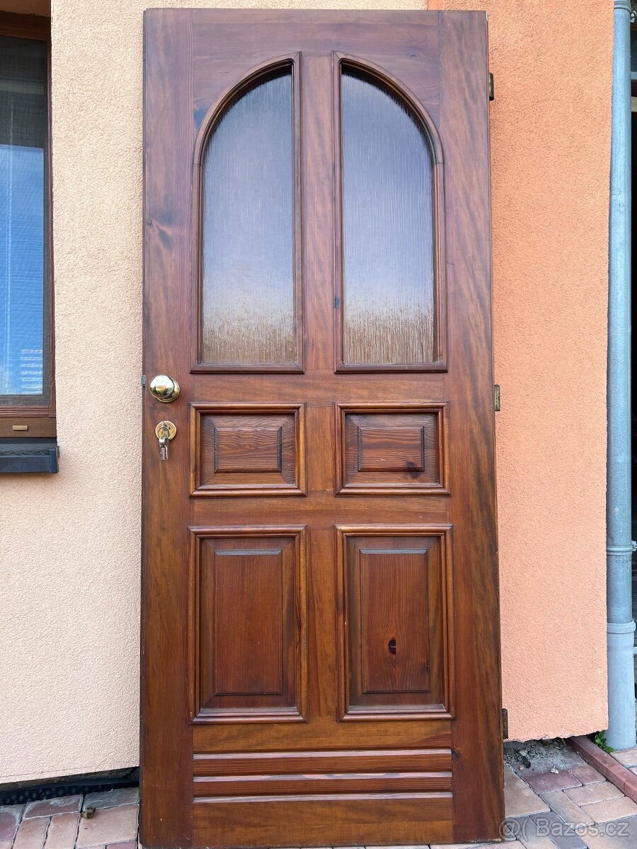 Vchodové dubové dveře z masivu 80 cm levé