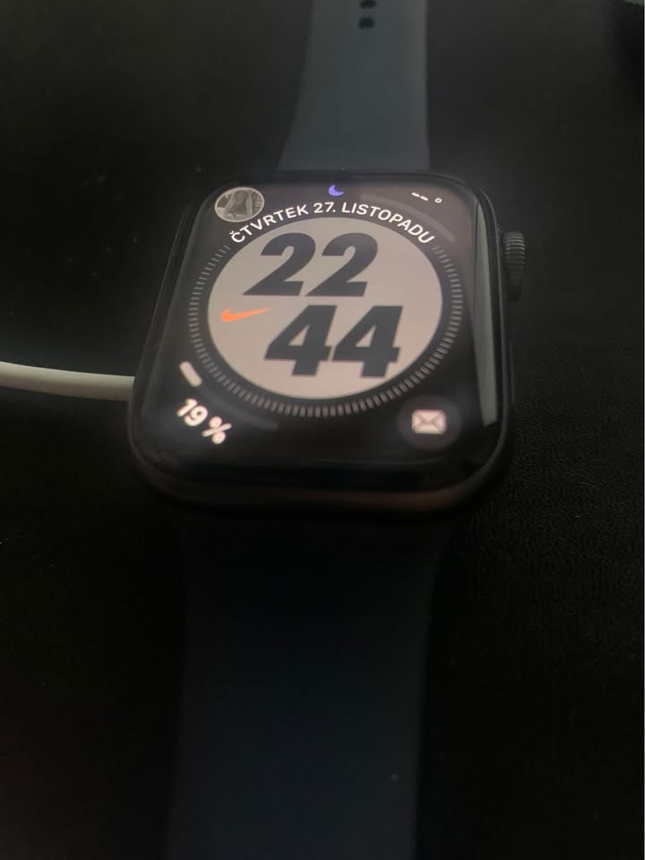 Apple Watch SE 44mm