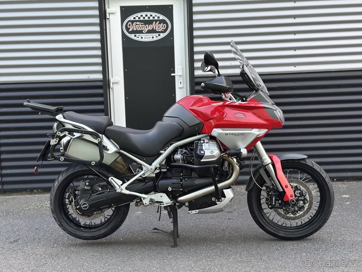 Moto Guzzi Stelvio 1200