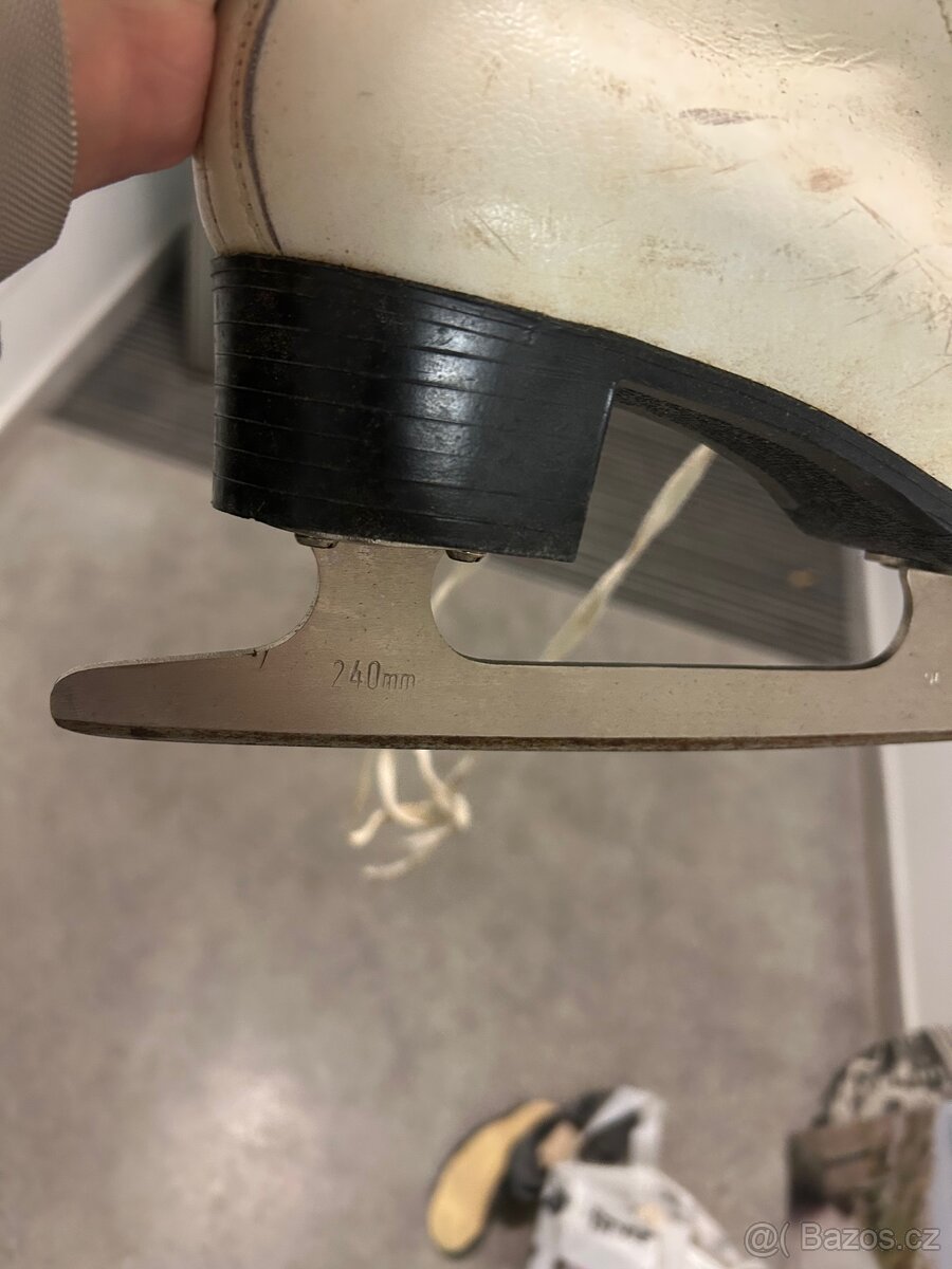 Damske brusle botas 240 mm