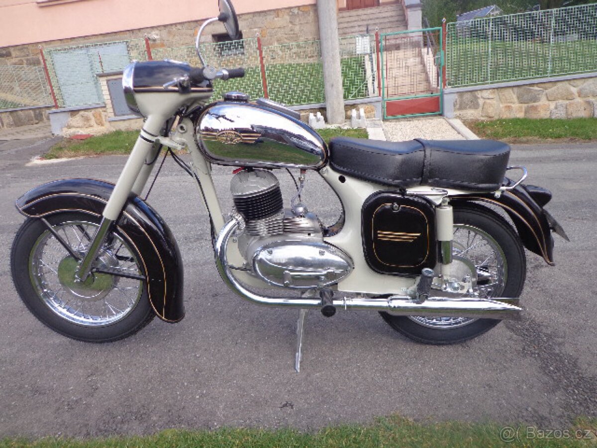 Jawa 250,353 kývačka Ambasador