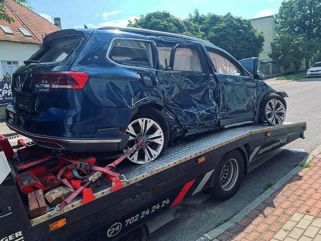 Vůz na náhradní díly VW Passat B8 FL kombi 2022 DTUA UEL LP5