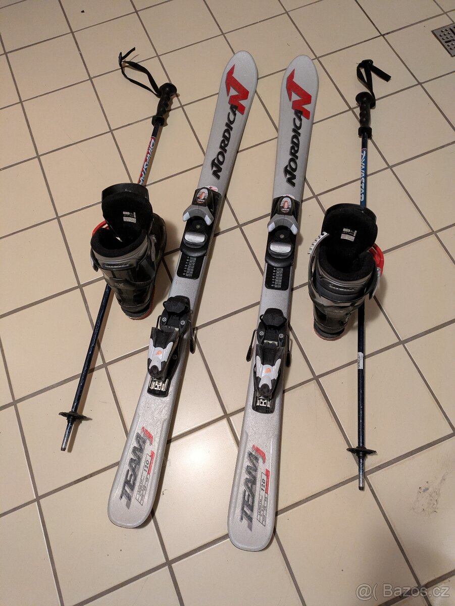 Dětské lyže, hůlky. lyžáky