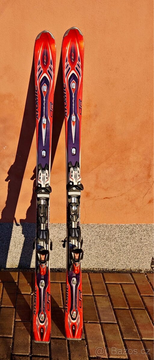 Sjezdové lyže Atomic 164 cm