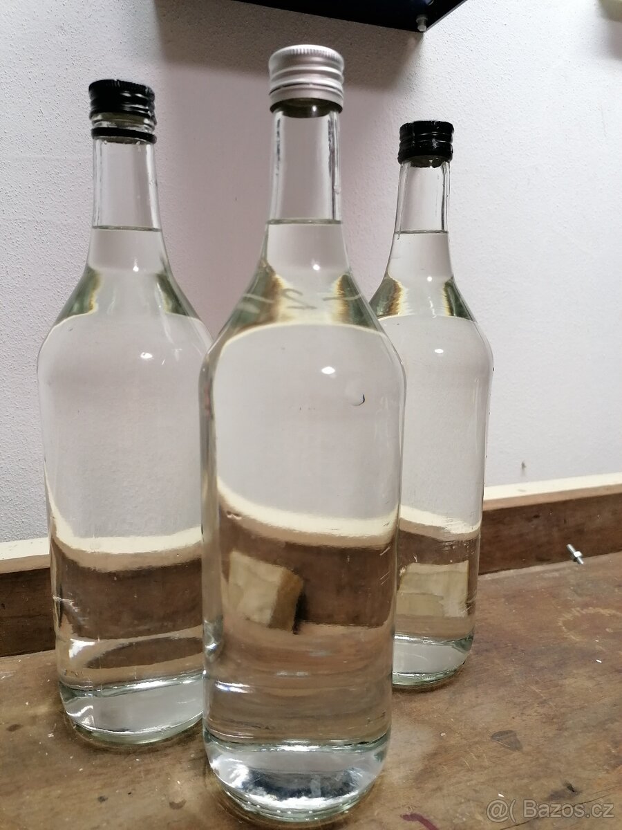 Domácí slivovice Durancie