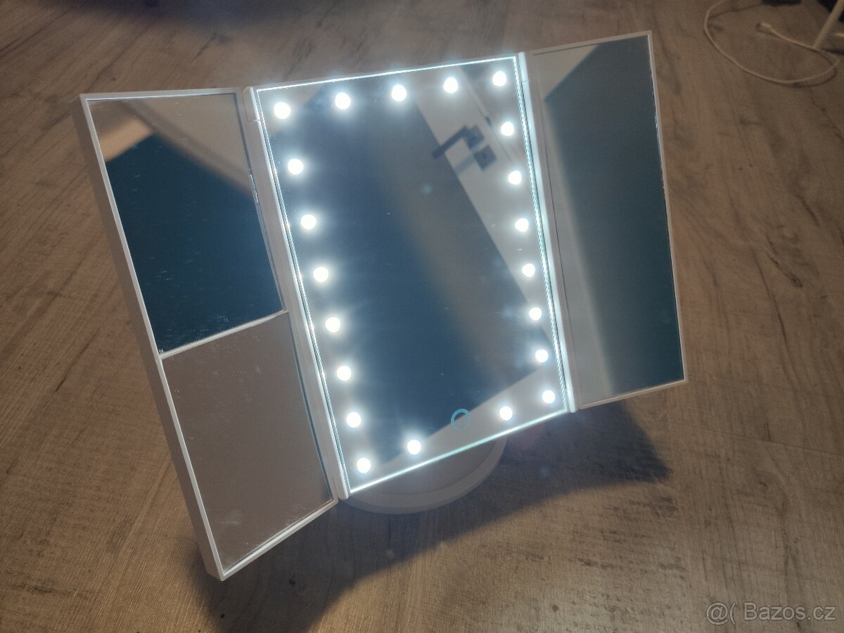 Kosmetické zrcadlo s LED osvětlením