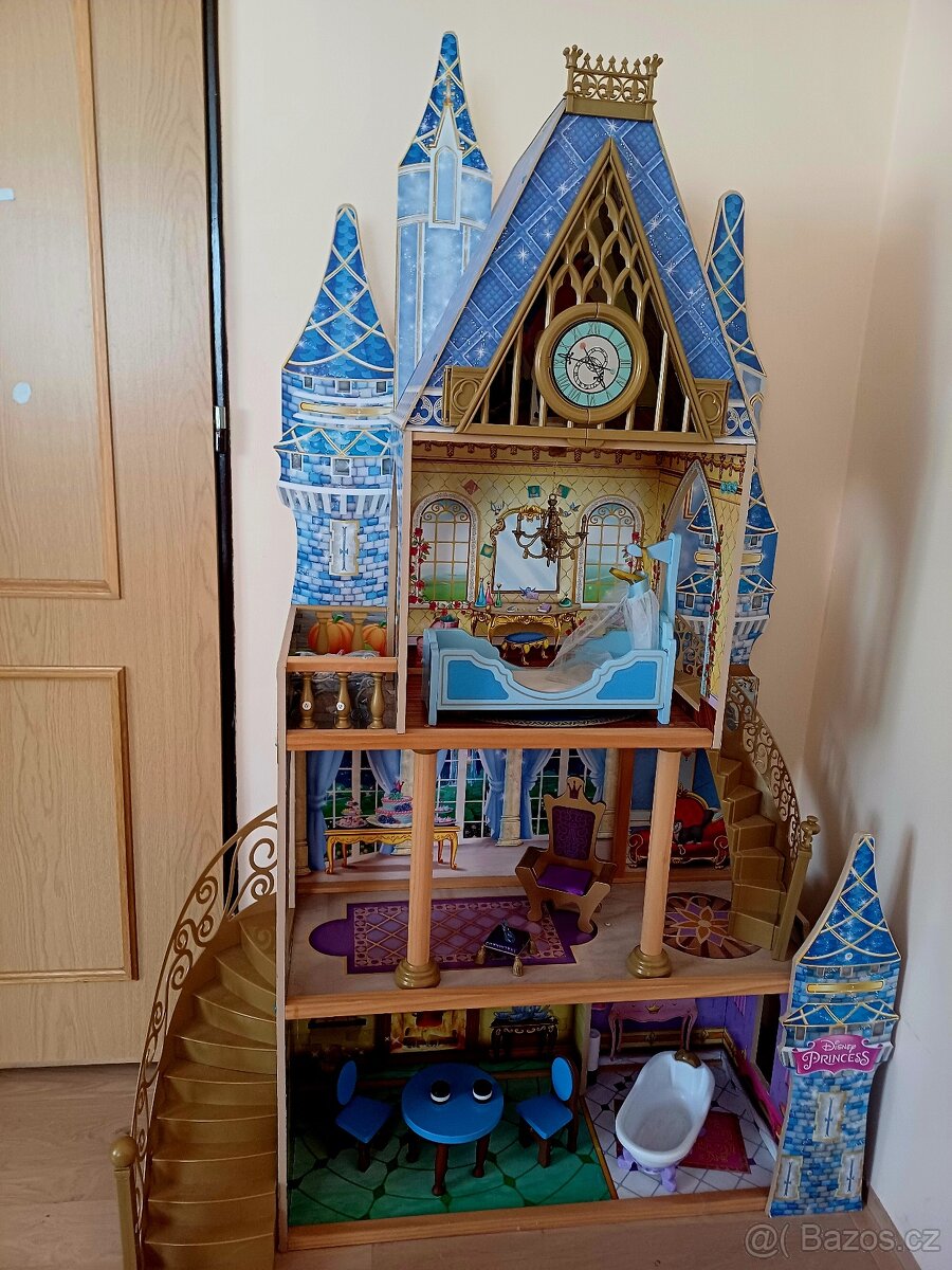 Disney velký domeček pro panenky.