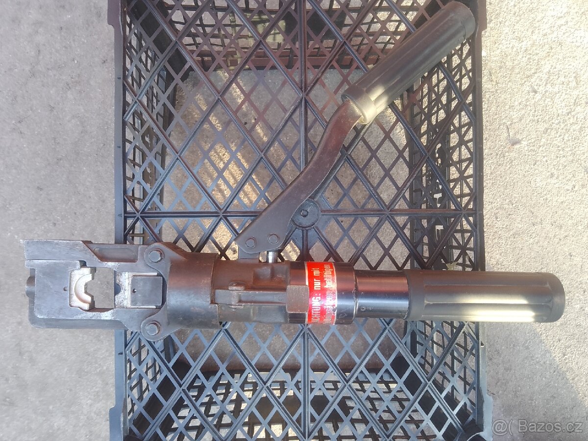 Hydraulické kleště