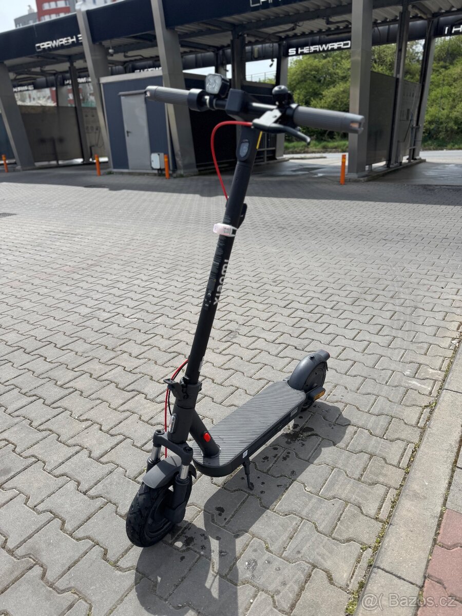 Prodám elektrokoloběžku Xiaomi Electric Scooter 5 EU