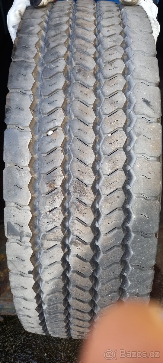 Continental 285/70 R 19.5