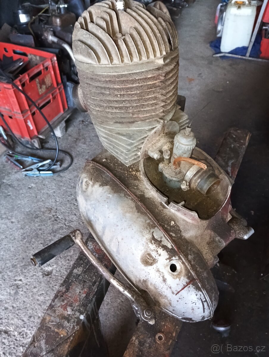 Motor Jawa 175
