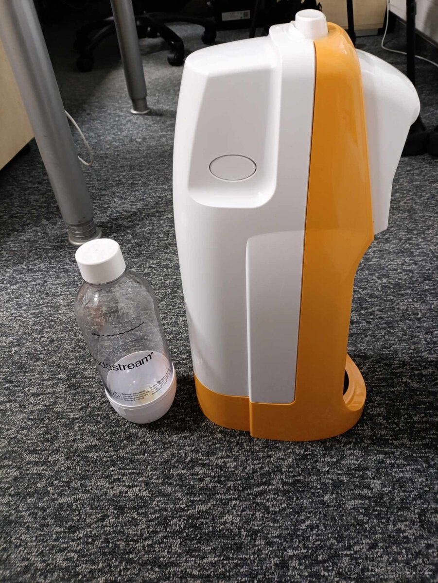 SodaStream + 2 láhve bez bombičky