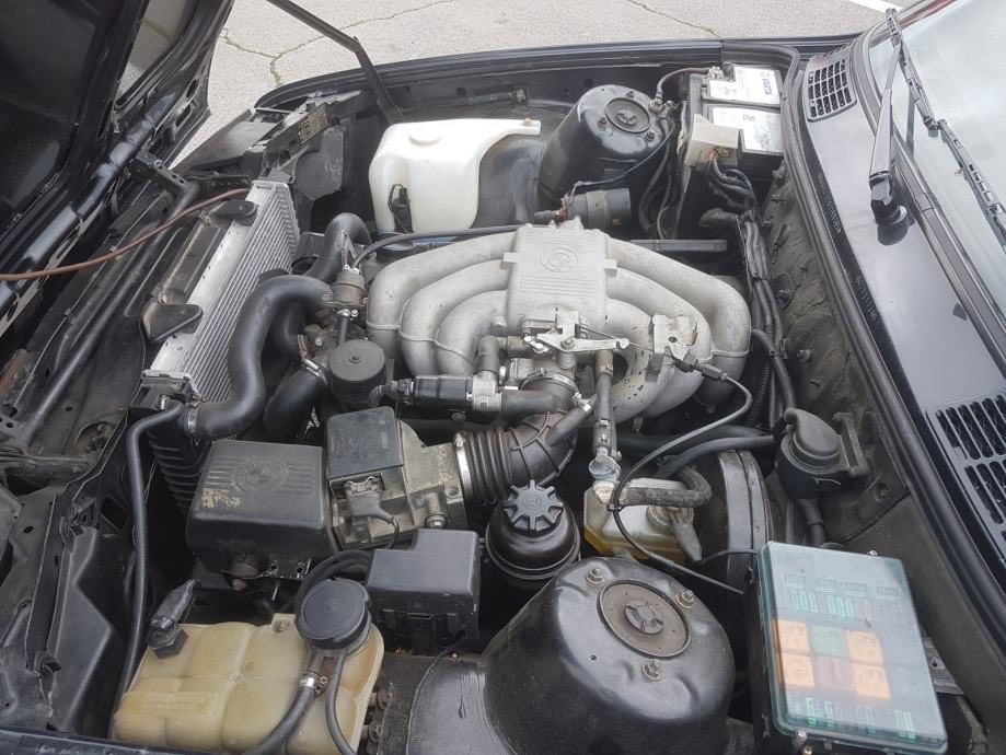 Motor BMW e30 320i 95kw