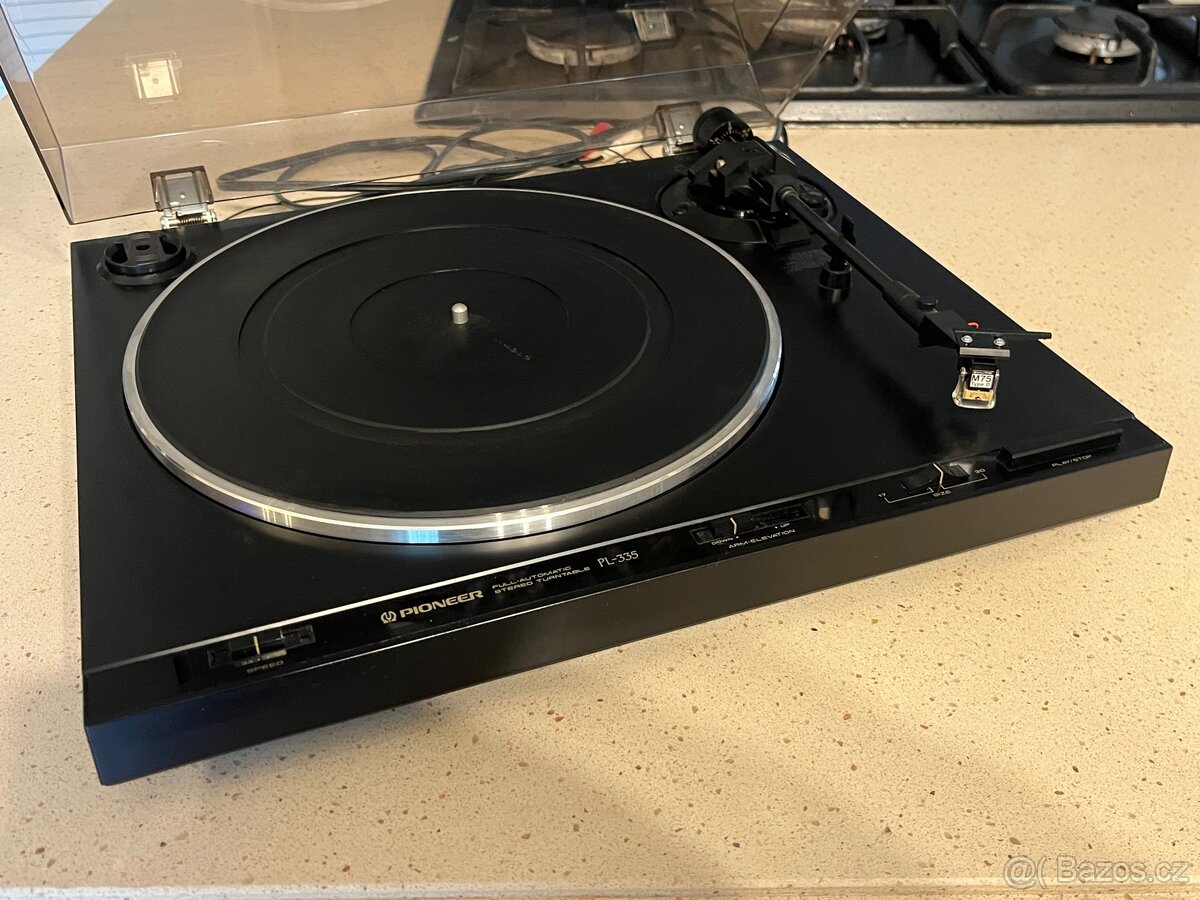 Automatický gramofon Pioneer PL-335 + přenoska Shure M75