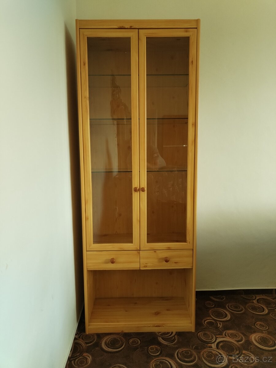Skleněná komoda