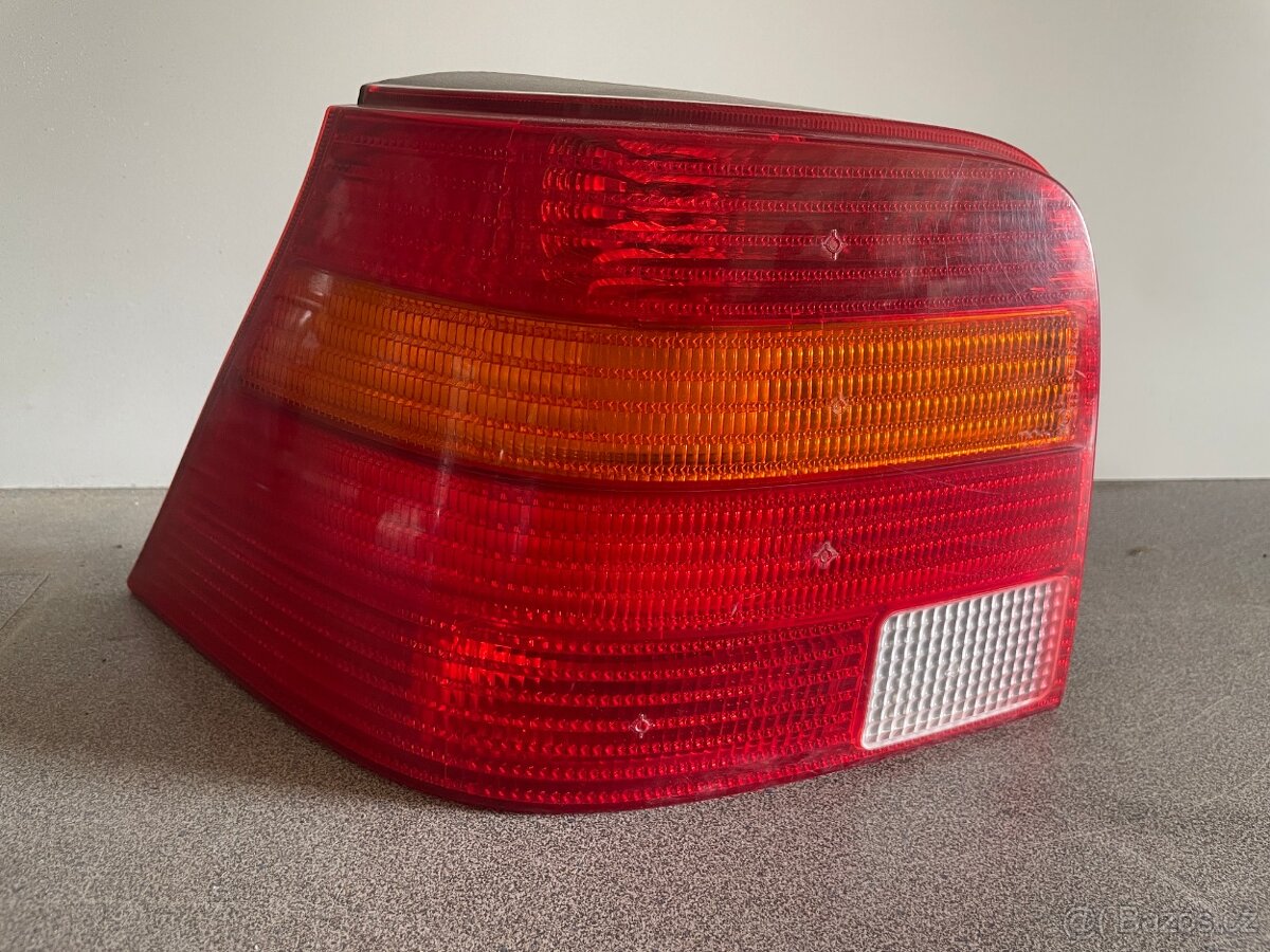 Zadní světlo VW Golf 4 P