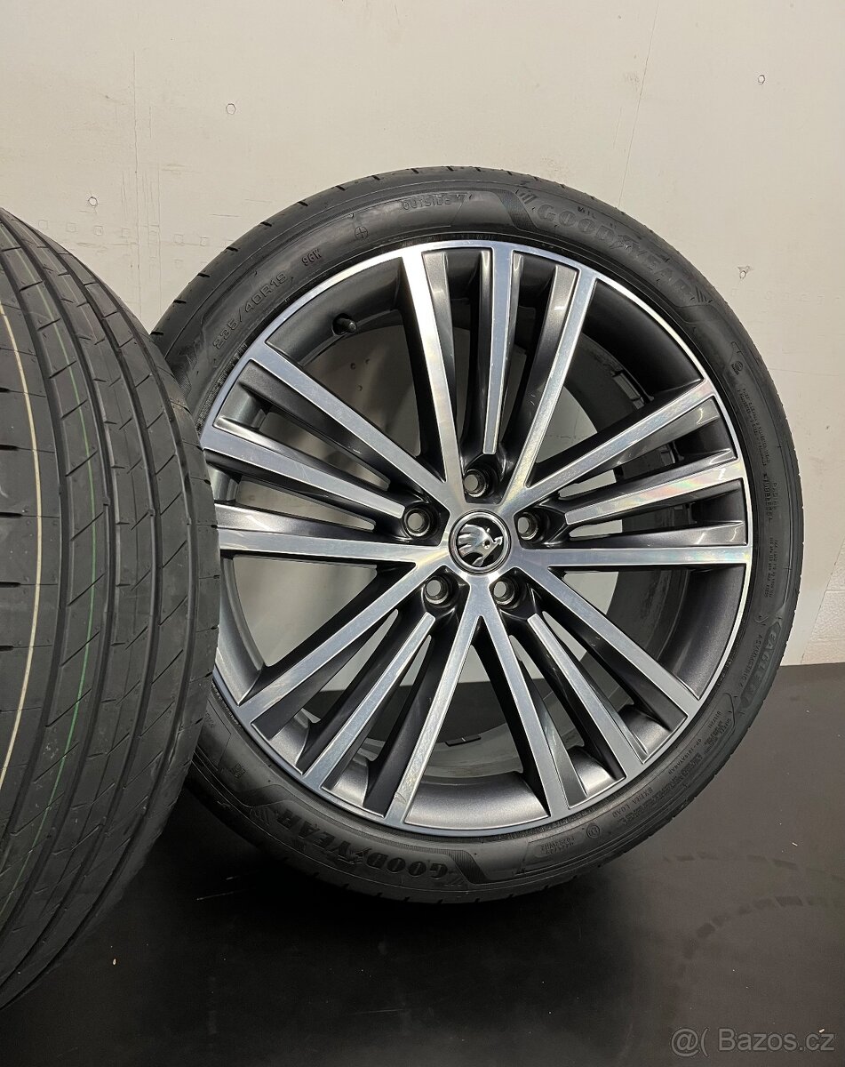 Superb R19 Nové letní pneu (2024)