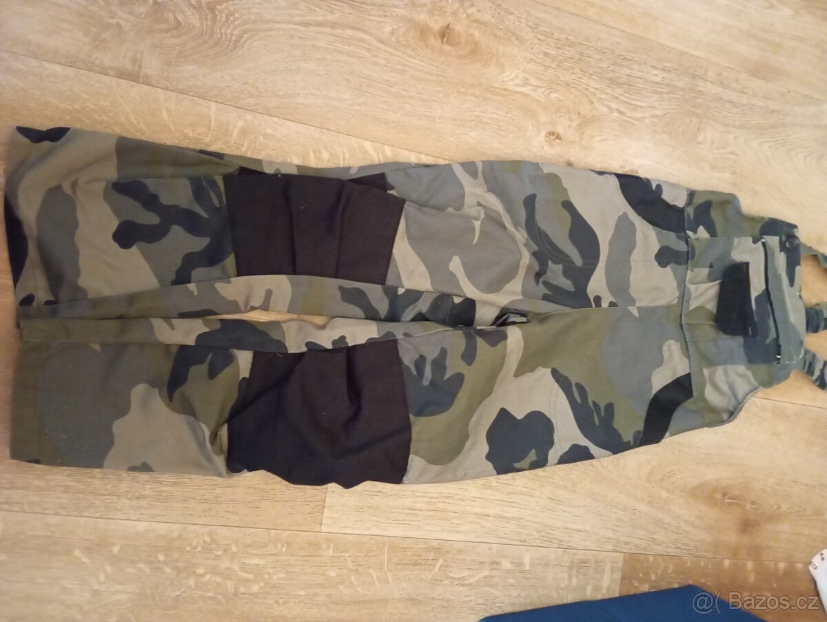 Maskáčové lacláče vel. 120