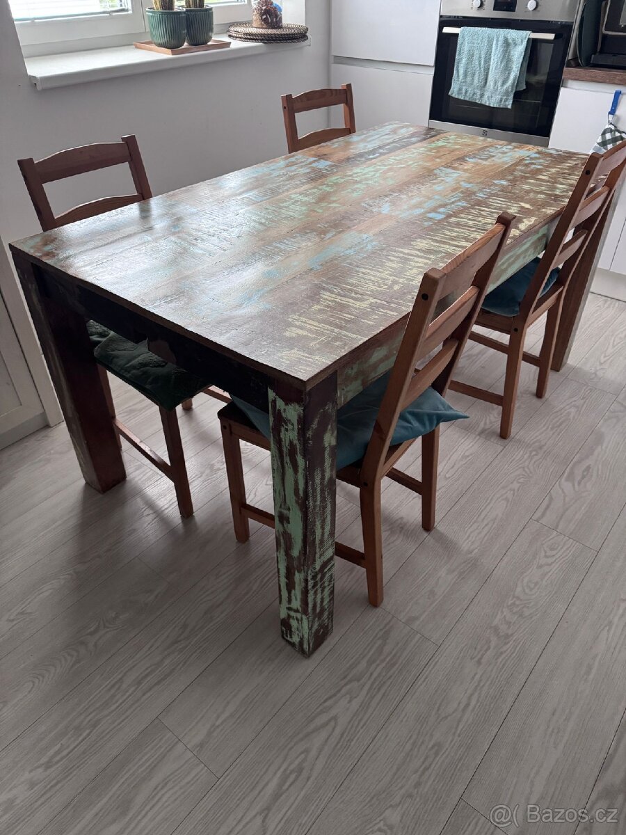 Jídelni stůl z Akácie 160/90/76 cm + 4 židle zdarma