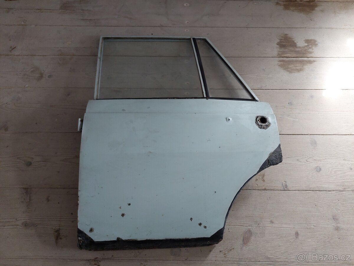 Levé zadní dveře na Wartburg 353W.