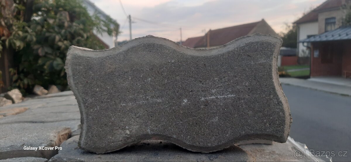 Koupim zamkovou dlazbu i starsi cca 8-10m²