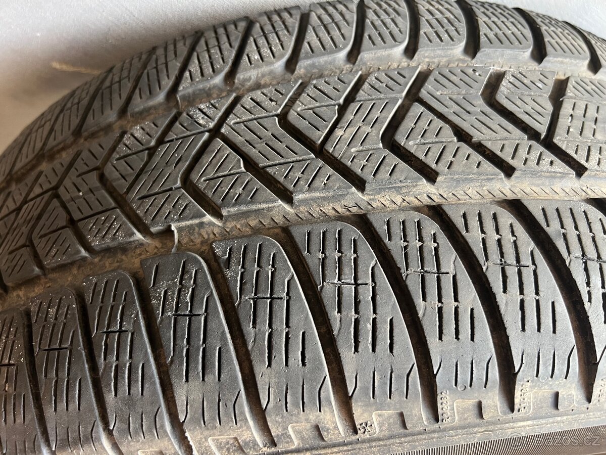 Zimní pneu pirelli scorpion 255/50 r19