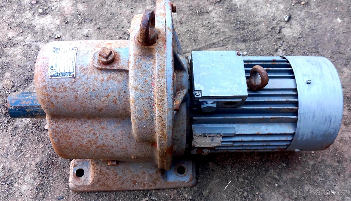 Elektromotor 2,2 kW 1430 s převodovkou nepoužitý