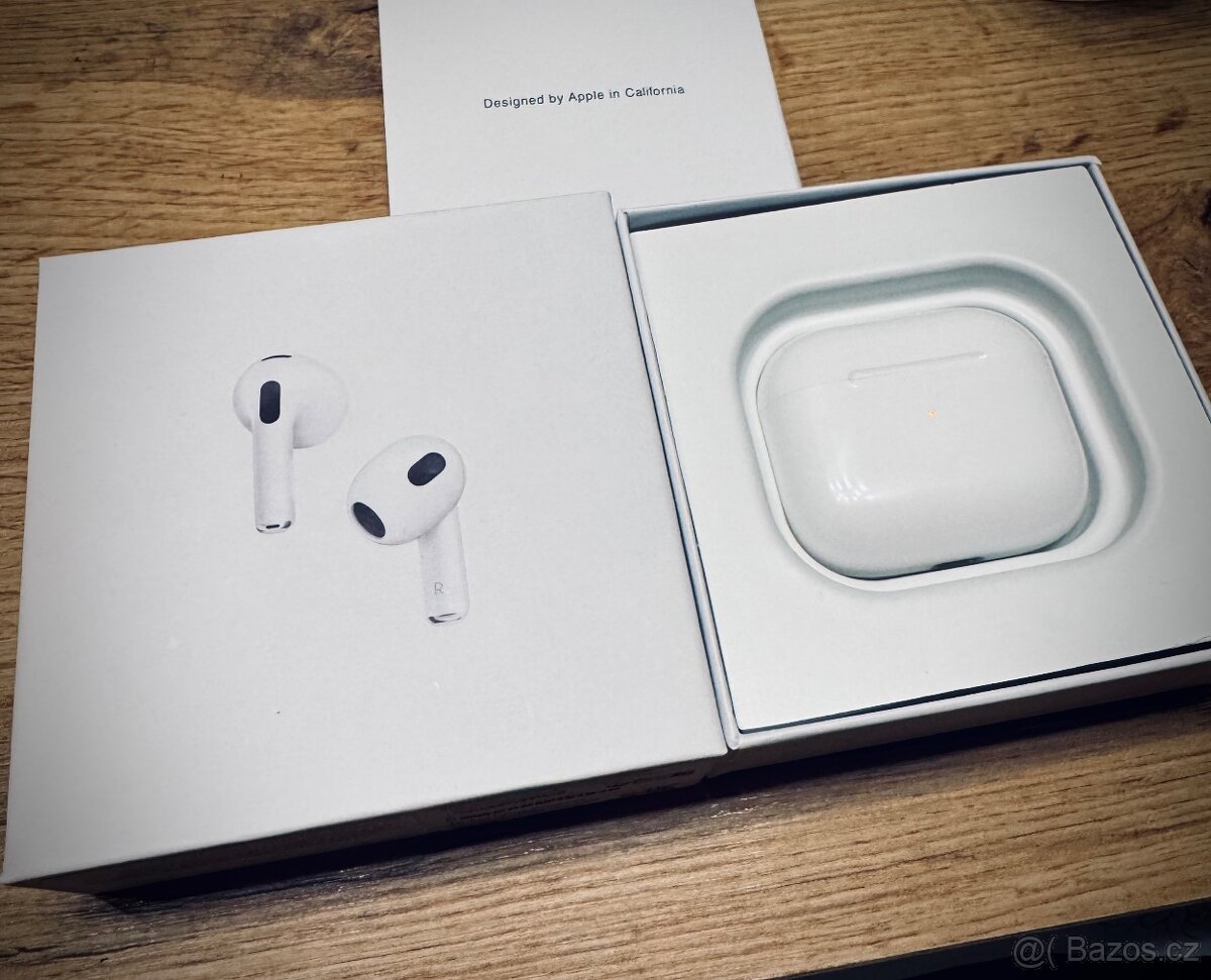 Apple AirPods 3 generace