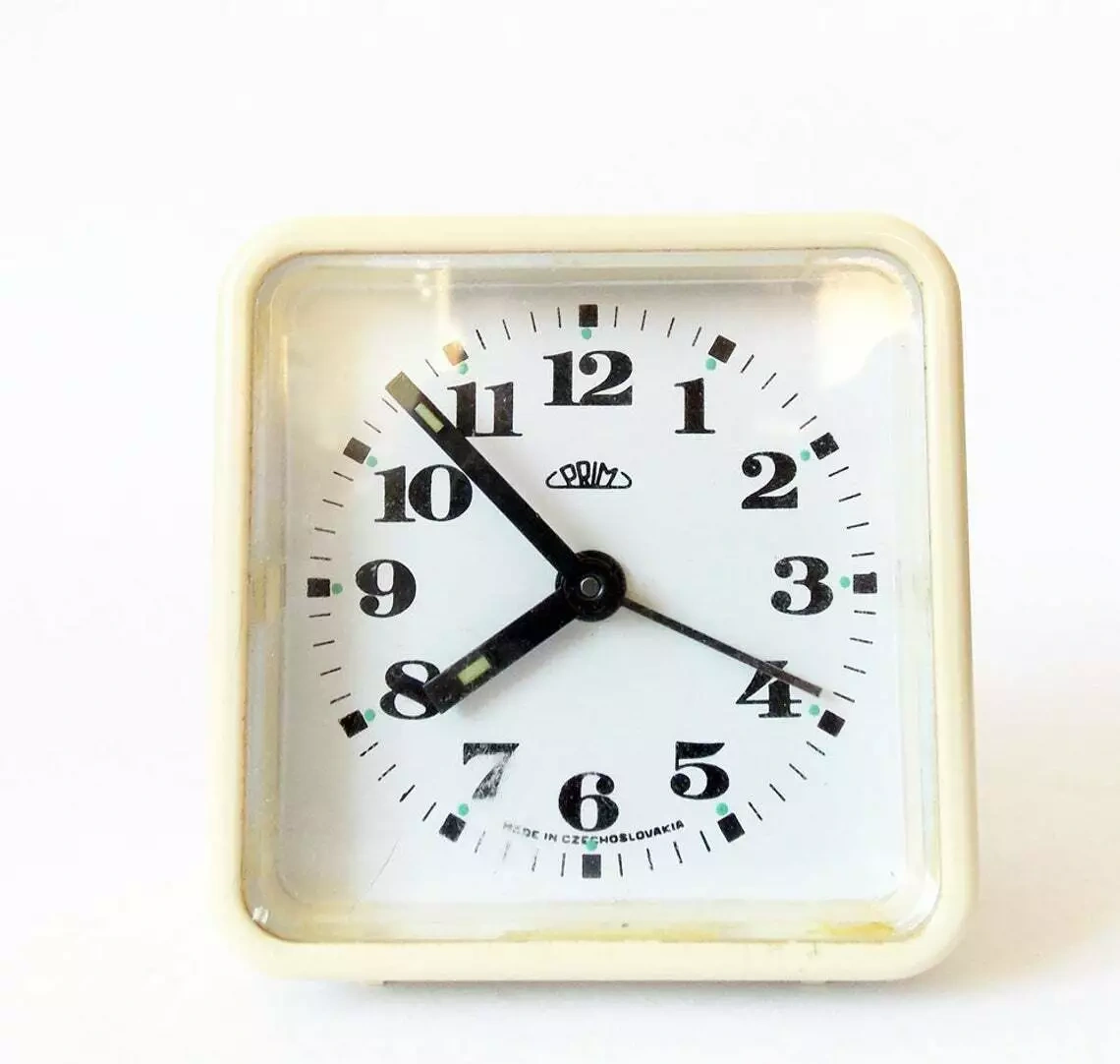 Starý budík prim z roku 1970. Funkční