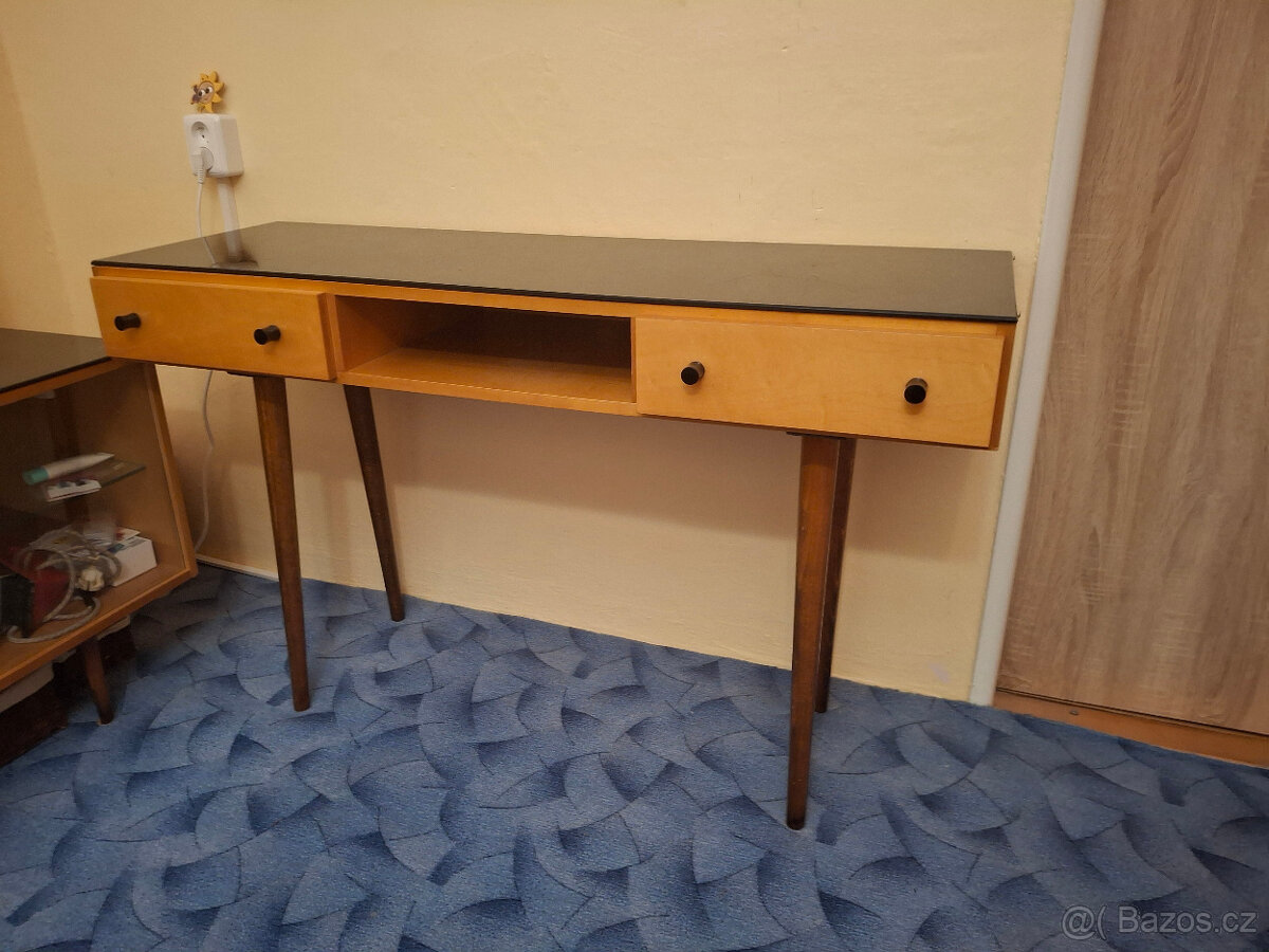 Retro ložnice od J. Halabaly