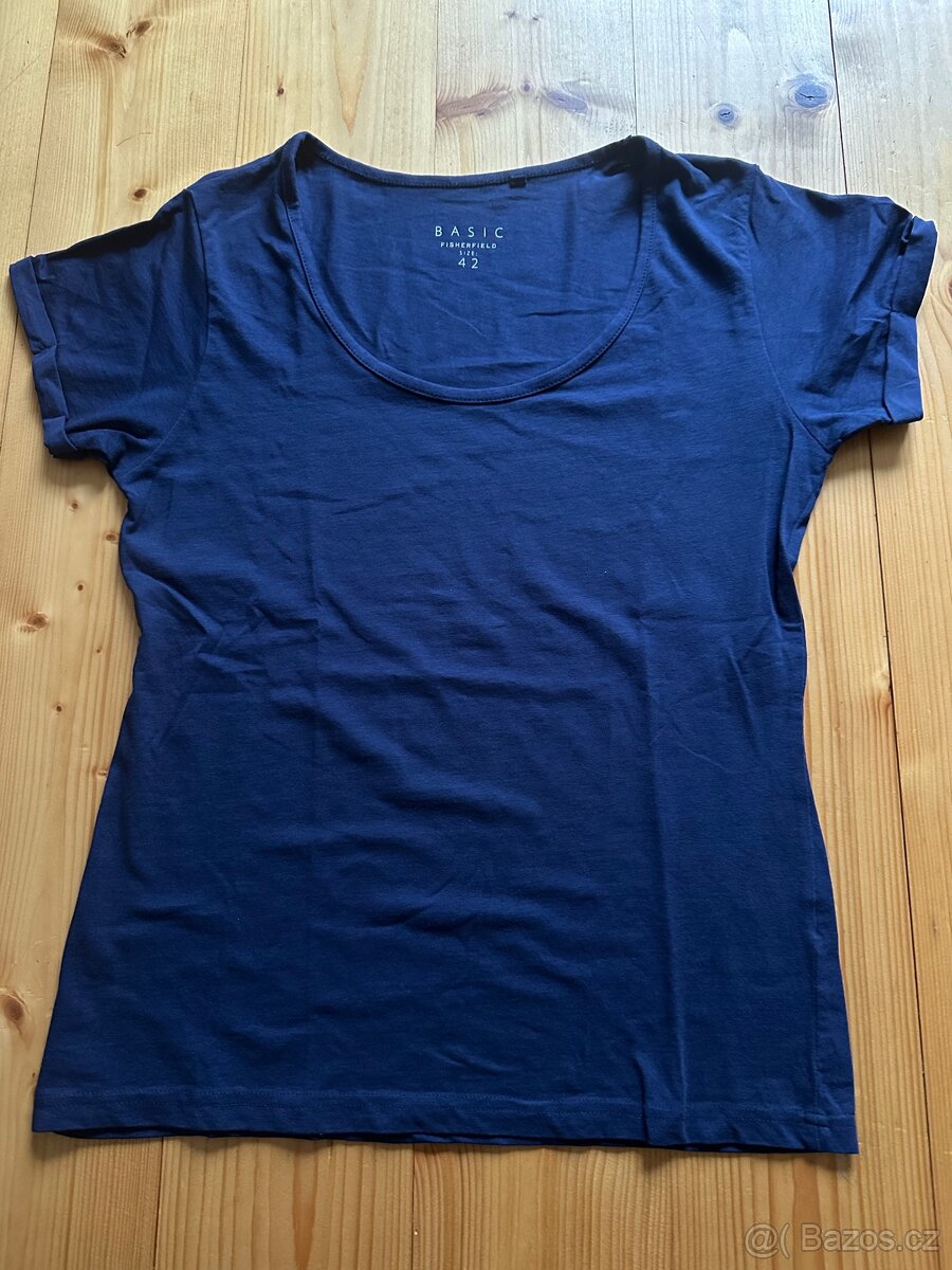 Tmave modre tricko