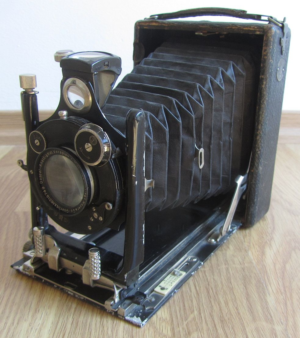 Ihagee fotoaparát + prodej sbírky fotoaparátů a kamer