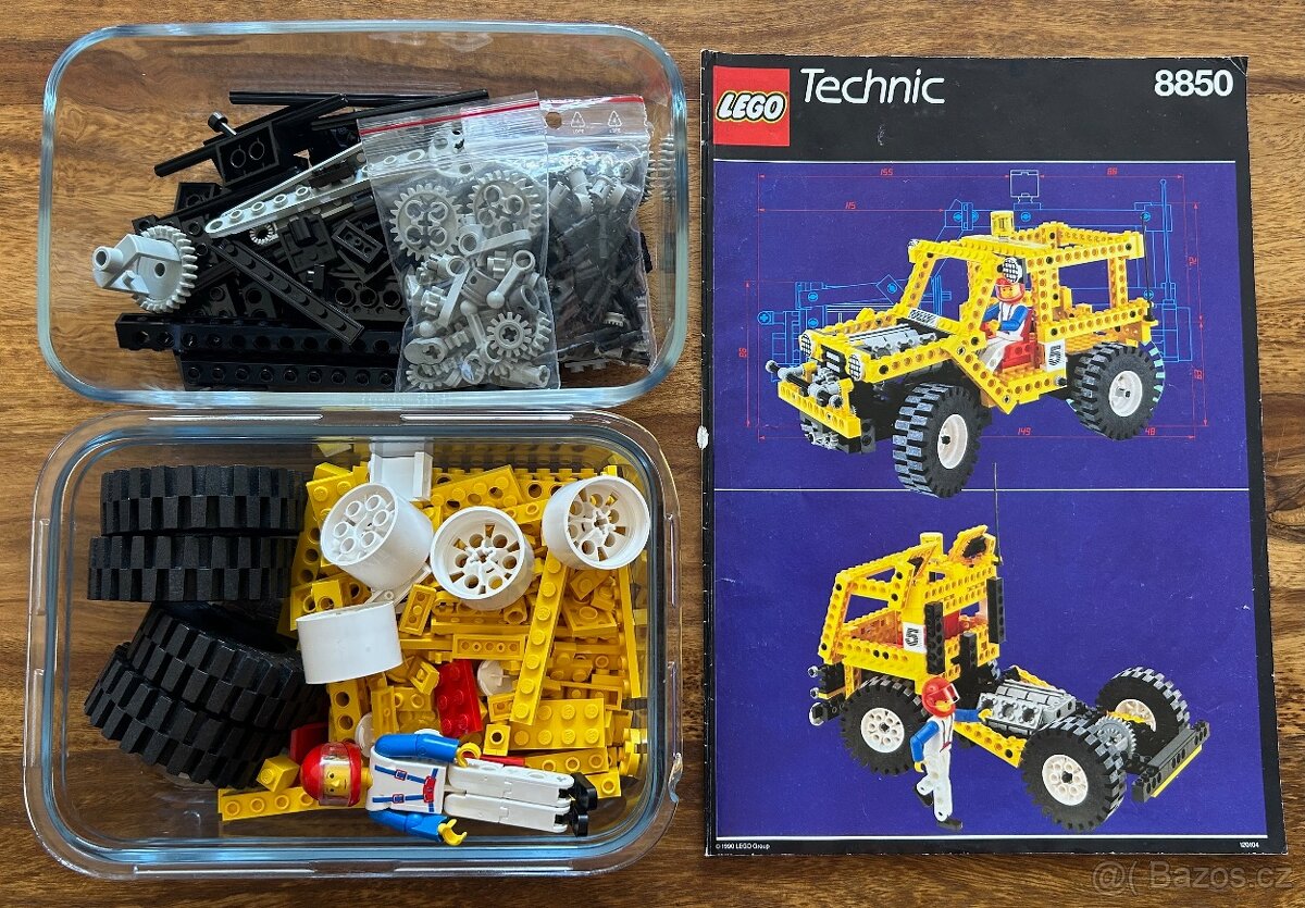 Lego Technics 8850 Rally Support Truck (1990)