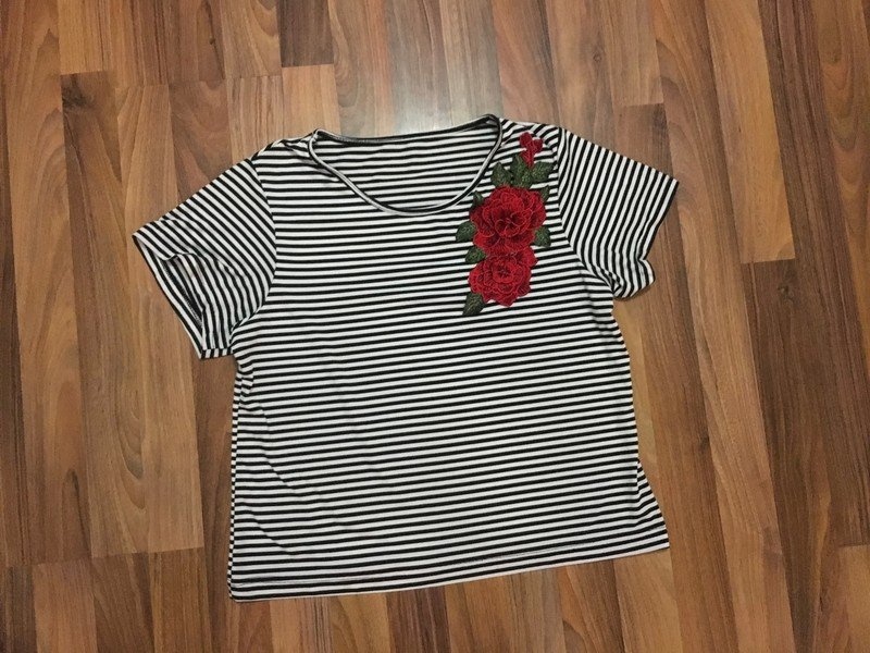 Nové triko s 3D květy, vel L