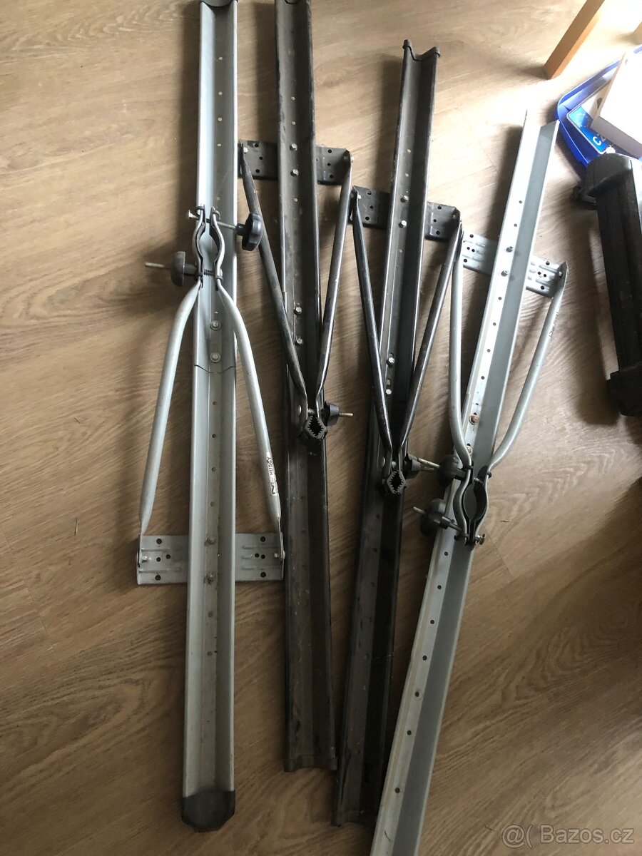 4 kusy držáky na kola