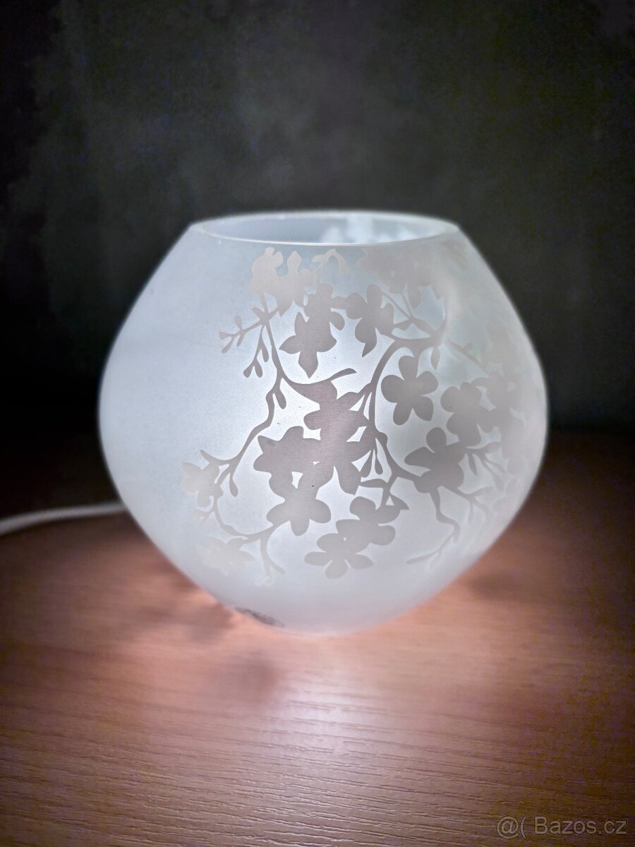 Malá stolní lampička IKEA