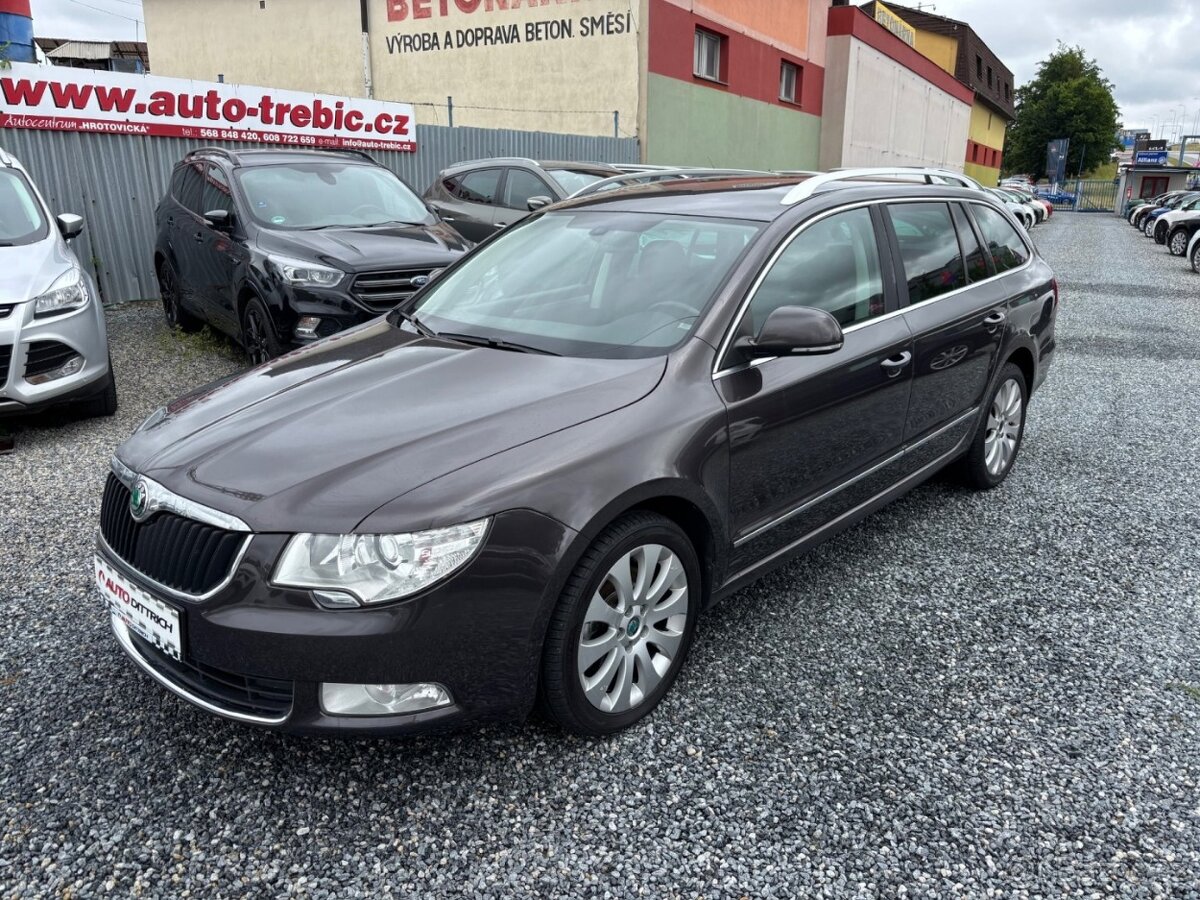 ŠKODA SUPERB 2,0TDi ELEGANCE 1.MAJITEL