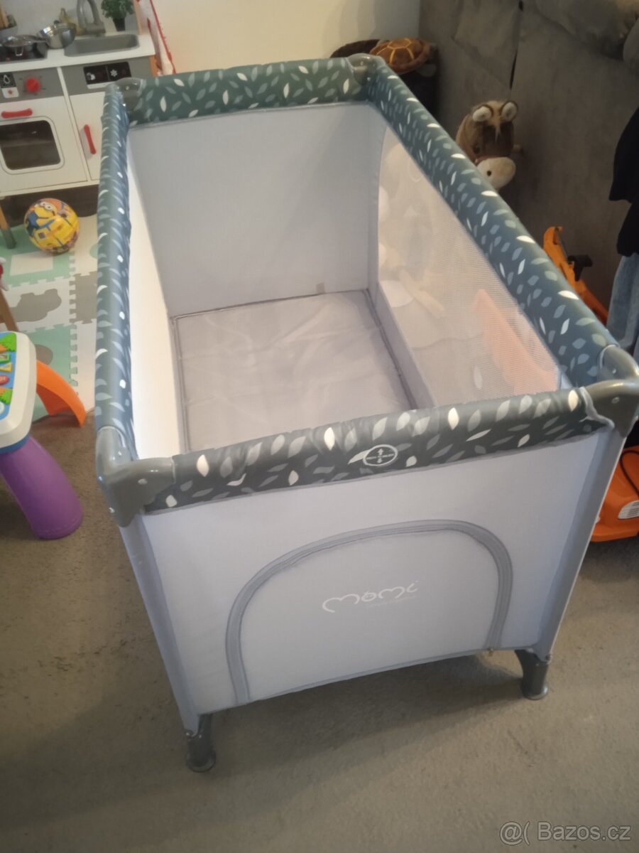 Skládací cestovní postýlka momi