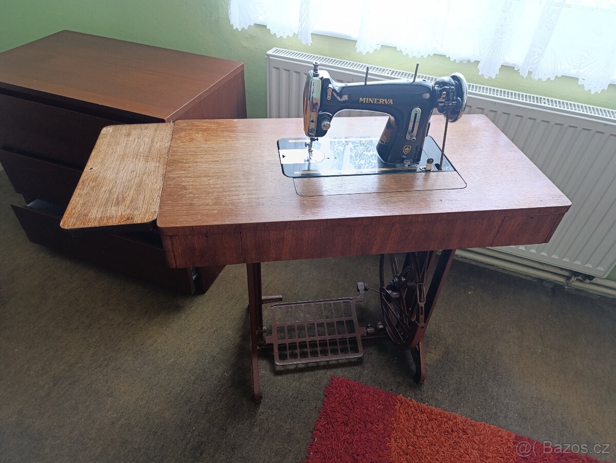Šicí stroj Minerva