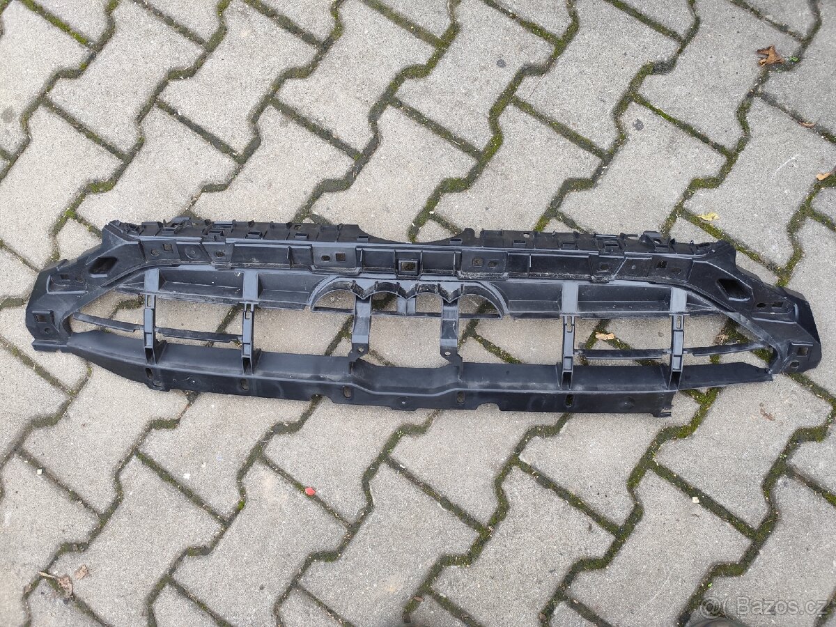 horní část nárazníku audi a4 b9